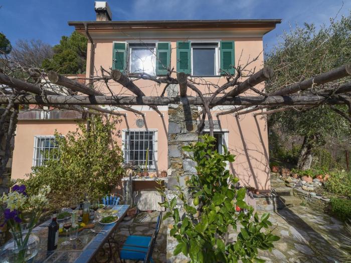 Peaceful Villa Stay in Rapallo