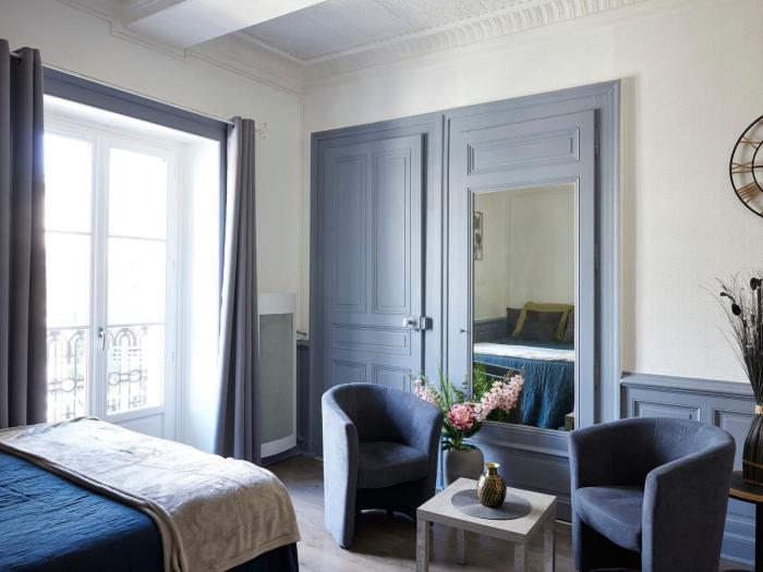 Charmant studio rénové en centre-ville, balcon, animaux acceptés, Wifi - FR-1-555-118