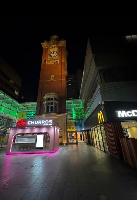 Nottingham Centre - Victoria Centre Two Bedrooms Apartments - Most Central Location inside Victoria Centre Shopping Centre with 1pm Check-Out - close to Christmas Market - Full Kitchen - next to Hilton Hotel - Parking Cars or Vans from Five Pounds a 