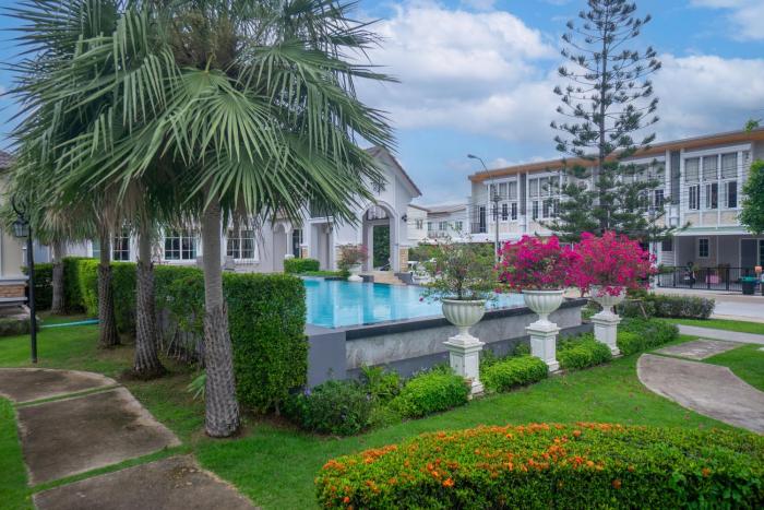 Poolfront Family House 13 Guests Near Fashion Island