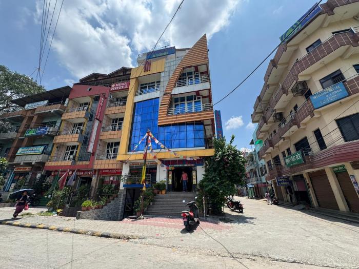 London Hotel and Lodge