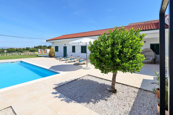 Holiday house Luca with private pool