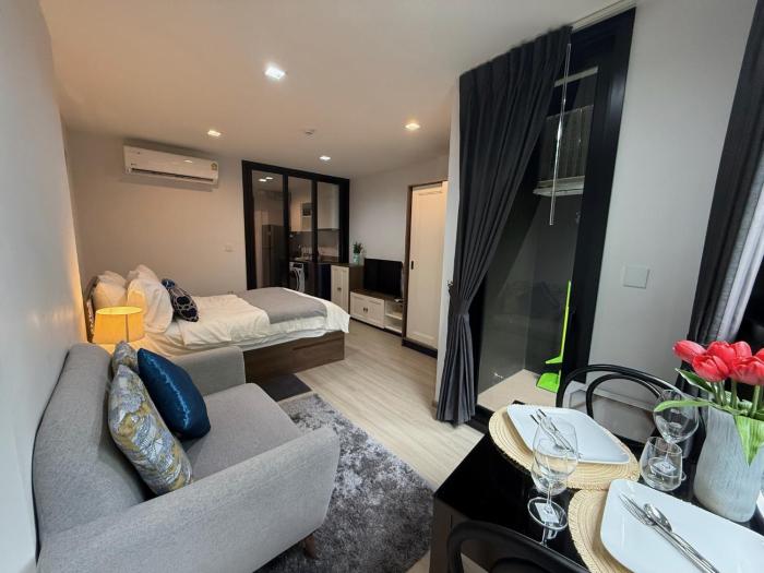 Luxury Resort Style 1 Bedroom Studio near Central