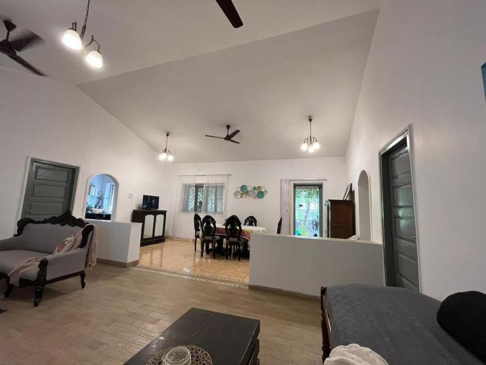 Beautiful Villa in Khandala with Hot Tub