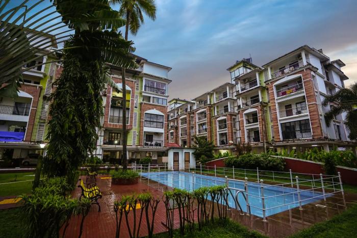 Skylight BnB F203 - 2BHK with pool near Candolim beach