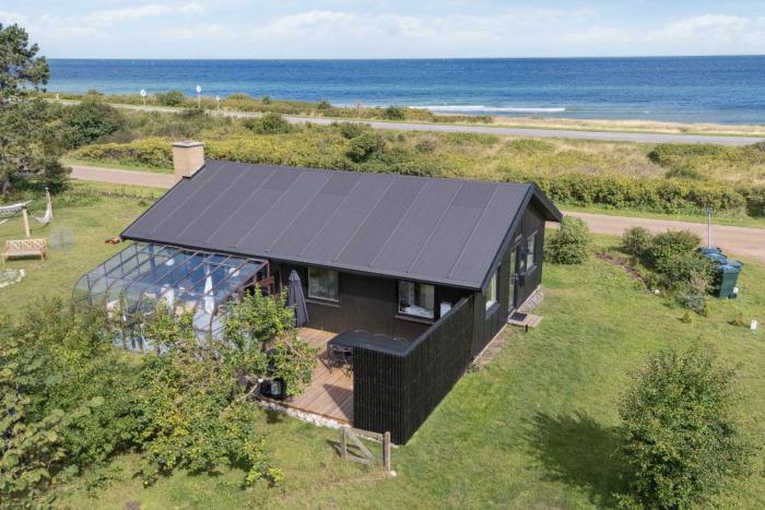 Renovated Holiday Home, Sea View, 50M To Beach