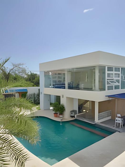 Caribbean Warmy Sand Apt. a Few steps