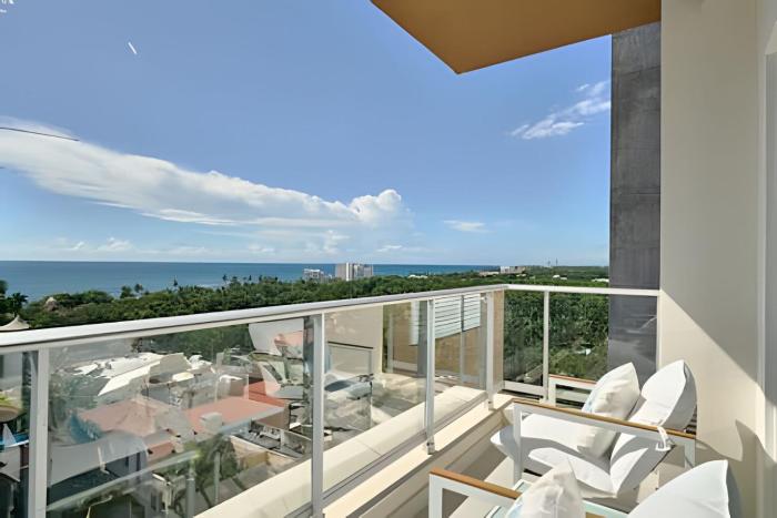 Costal View Apt. Walkable To Beach & Restaurants