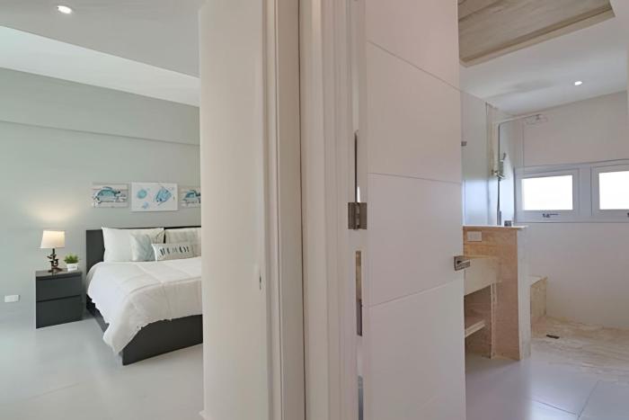 Caribbean Sea View Apt.on 19 level, a serene Stay