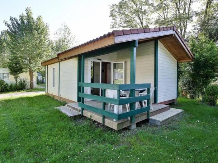 Chalet 2 chambres avec terrasse aux Achards - API-1-52-686