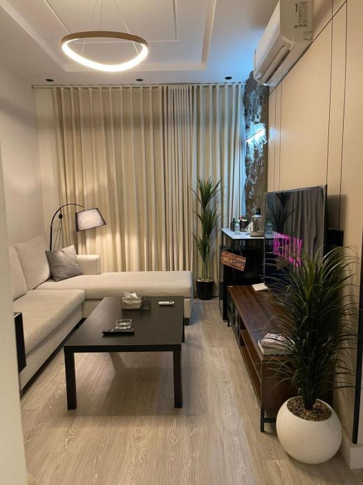 شقة فندقية من غرفة نوم وصالة بمدخل ذكي قرب البوليفارد