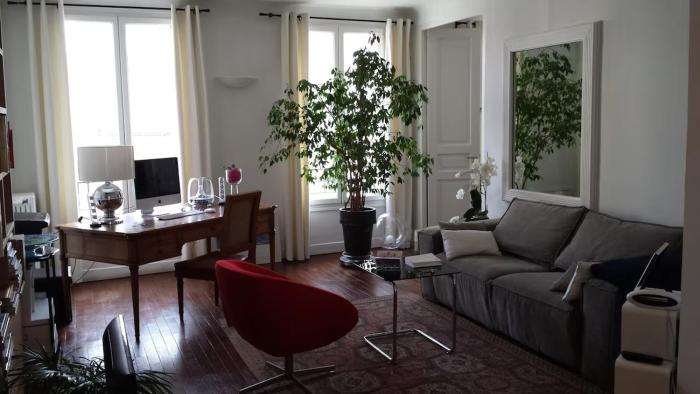 Clarté et charme, chambre spacieuse