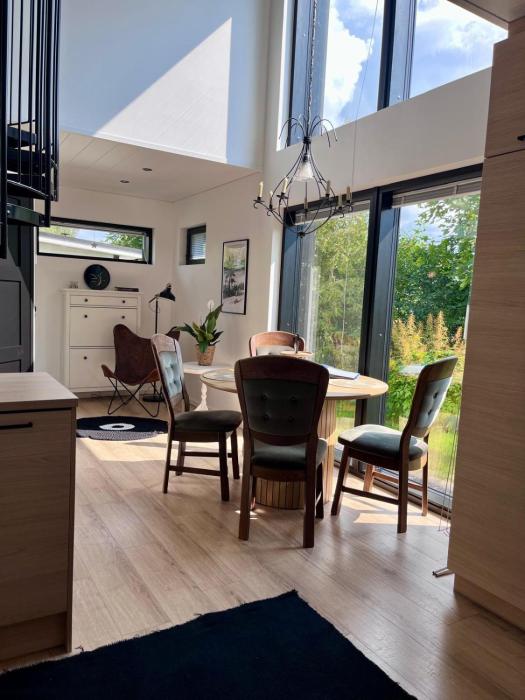 Uusi, ilmastoitu ja valoisa 4 hlö huoneisto omalla sisäänkäynnillä