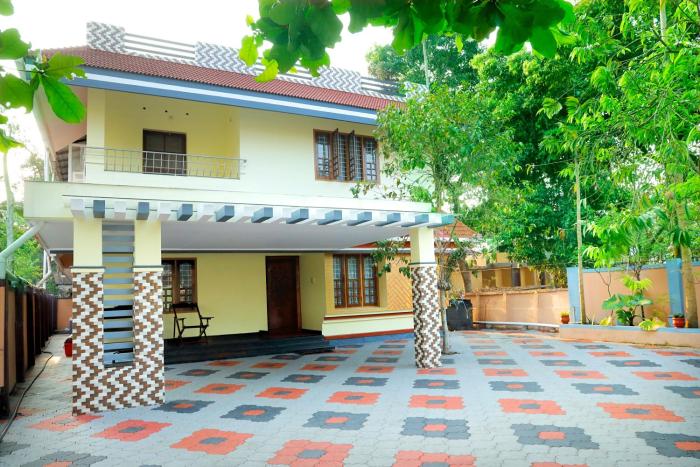 Alleppey Haven 3BR First Floor with Balcony & AC