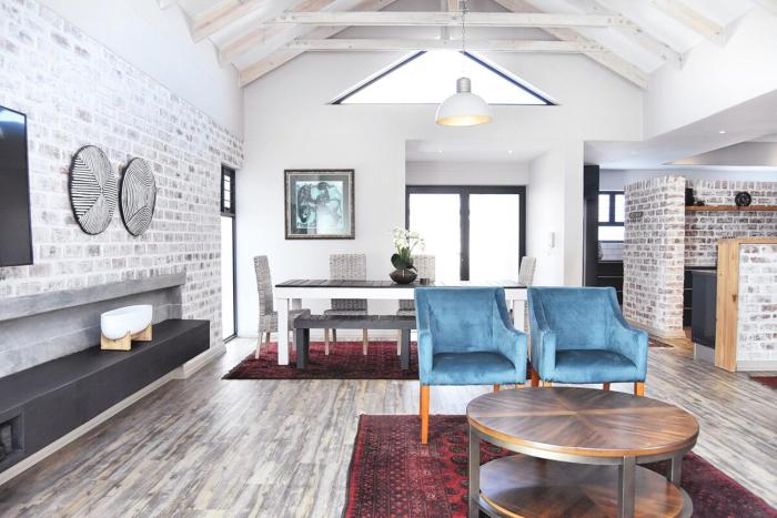 Lunara Coastal Retreat