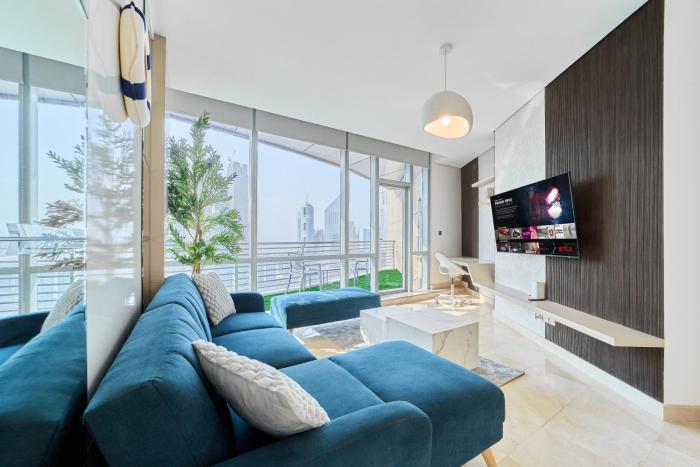 1BR Sky Gardens Balcony with Stunning DIFC View