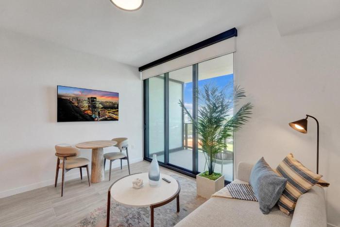 Stylish Miami Condo with Beach Access at 72 Park