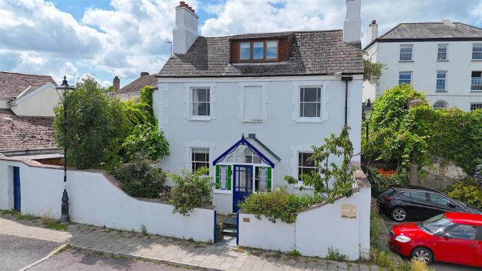 Devon, Sleeps 5, beaches, dog friendly, log burner