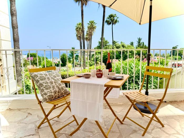 Sea-vue 2 Bedroom apartment in Golfe-Juan close to beach