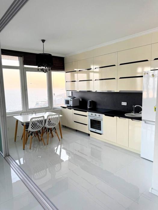 Аркадія Каманіна 3х кімнатна квартира