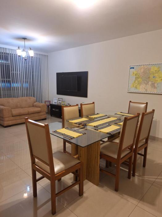 Apartamento 130m - 3 quartos com ar-condicionado e estacionamento