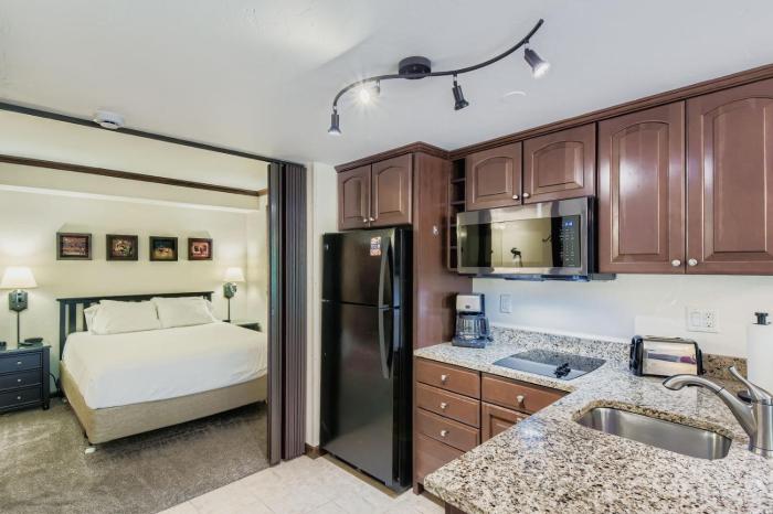 Beaver Run Resort- Building 4 Studio- Slope-side Balcony-4233