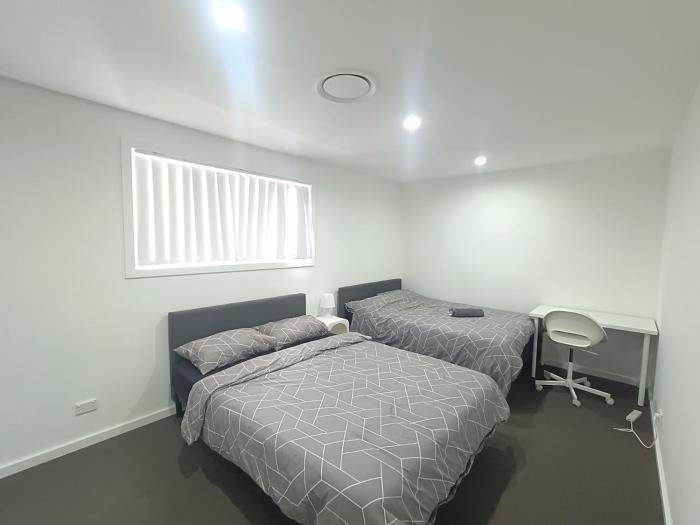 Peaceful Retreat in Modern and Spacious House - OR9