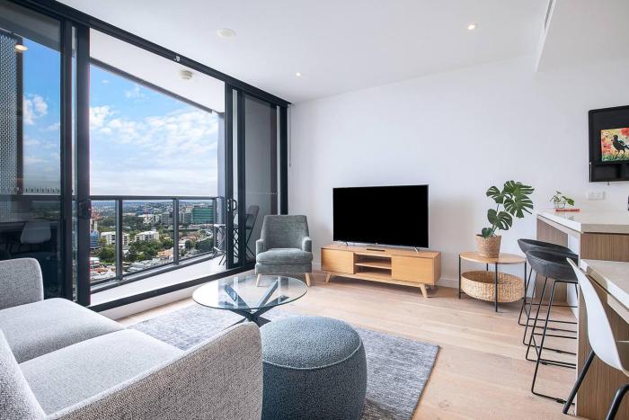 Flatiron Vista - Urban Resort near River and Nightlife