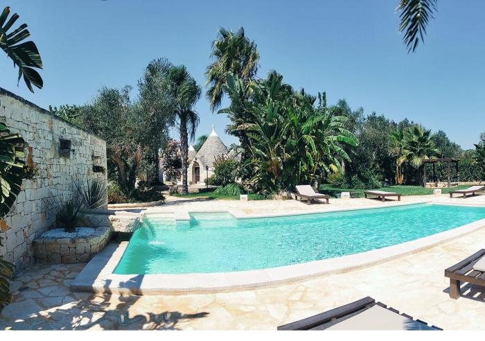 AllOmbra del Gelso, trullo con piscina