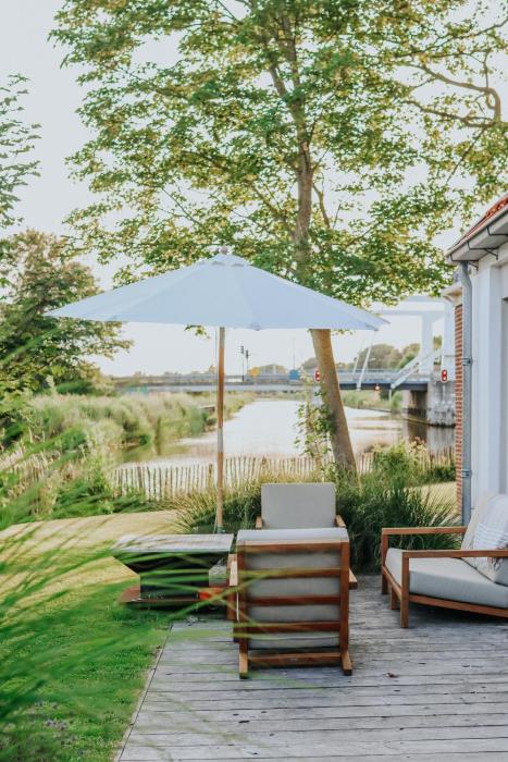 Villa aan het water met hottub