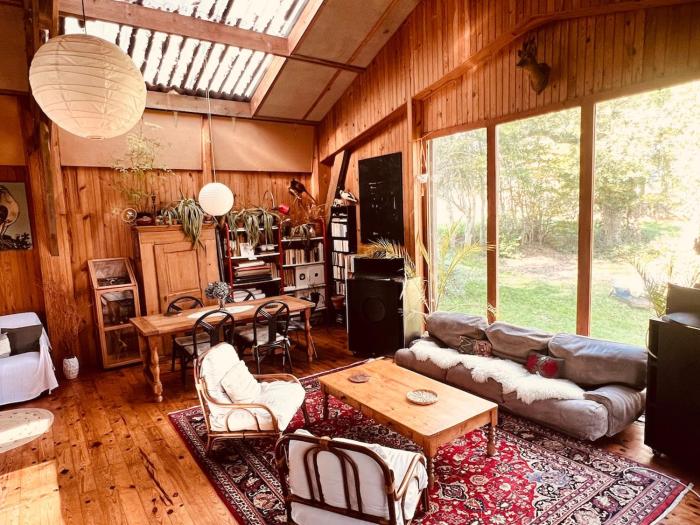 Grange atypique en pleine nature