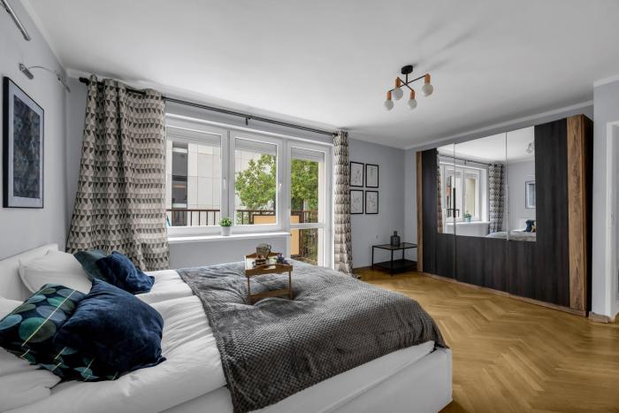 Powiśle Apt - Balcony, Workspace - by Rentujemy