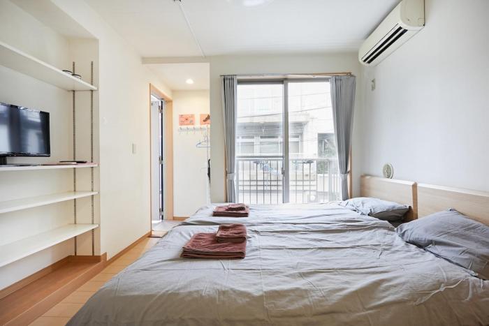 201 Nishi-Shinjuku-Gochome Station 5 minutes on foot