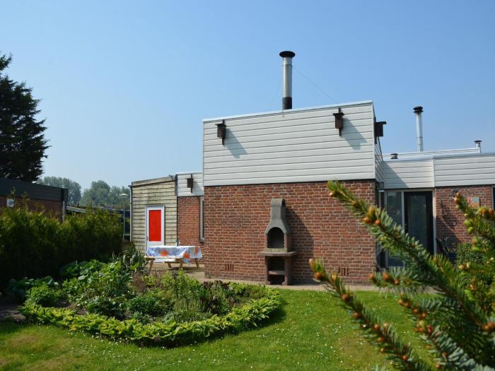 Bungalow in Noordwijk near Lake & Beach