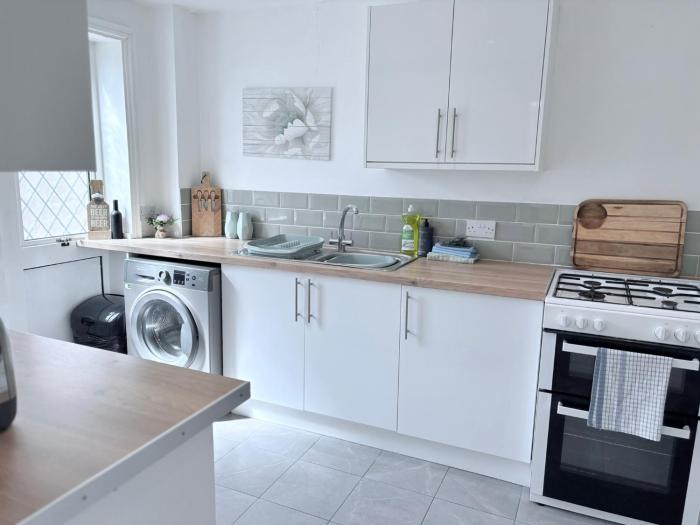 Hillrise - 3 bedroom house with garden