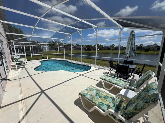 Relaxing 3BR2BA Home - Just 15 Minutes from Disney!