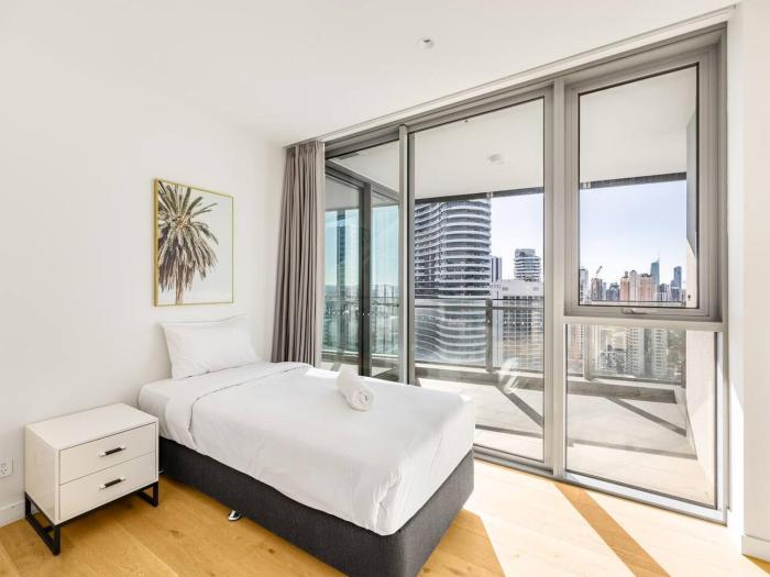 Luxe Broadbeach Escape 4BR with Ocean Views and Pool