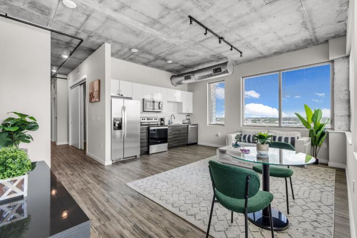 Tropicana Field 1 Bed in Downtown With Free Parking