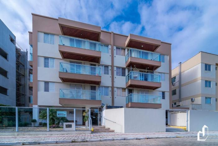Apartamento com 03 dormitórios
