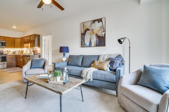 4 Mi to National Sports Center Apt in Blaine