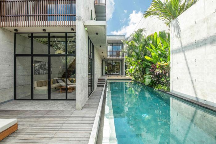 Trendy 4BR Villa, Central Canggu, 8mins to Beach