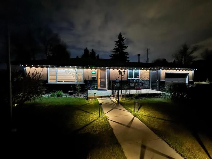 Luxurious Air ConditionedCity Bungalow
