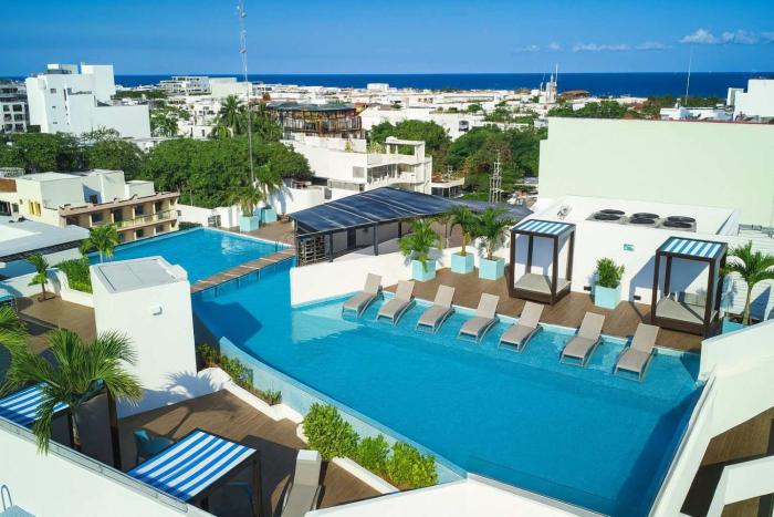 Luxury Studio with Kitchen AC Gym Pools Cinema