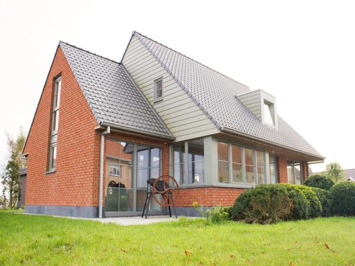 Holiday Home in Alveringem near Beach