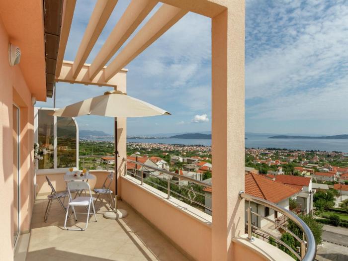 Beautiful apartment in between Split and Trogir