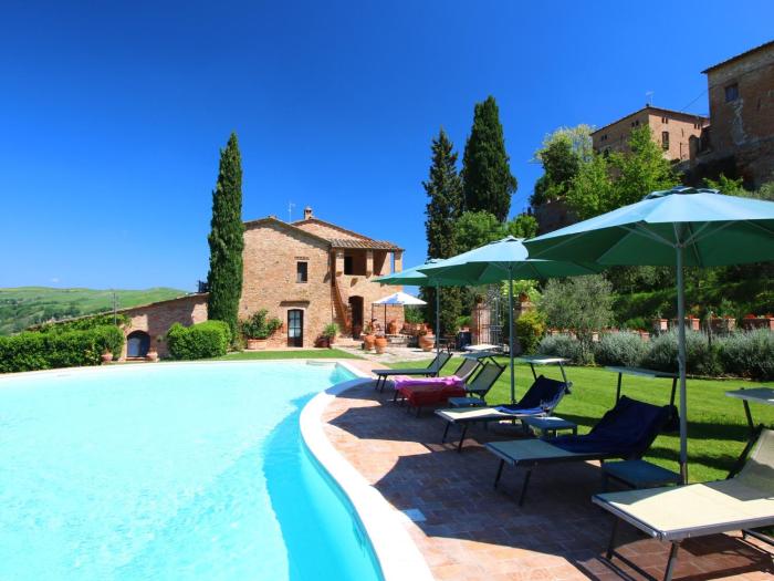 Attractive Farmhouse in Montalcino with Terrace