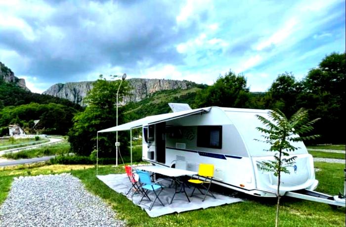 Cozy Caravan in Camping Erlengrund, Bad Hofgastein