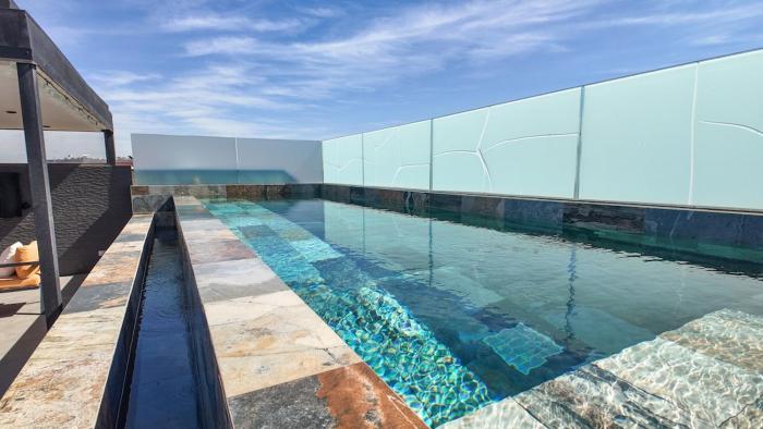 Duplex Cheryn Heated rooftop pool