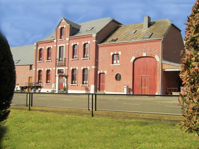Holiday home in Cul-des-Sarts with roofed terrace