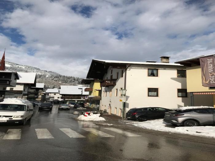Apartment building, Fügen